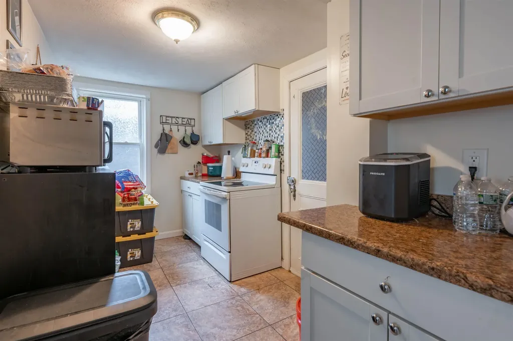 72 Palm Street Nashua NH 03060