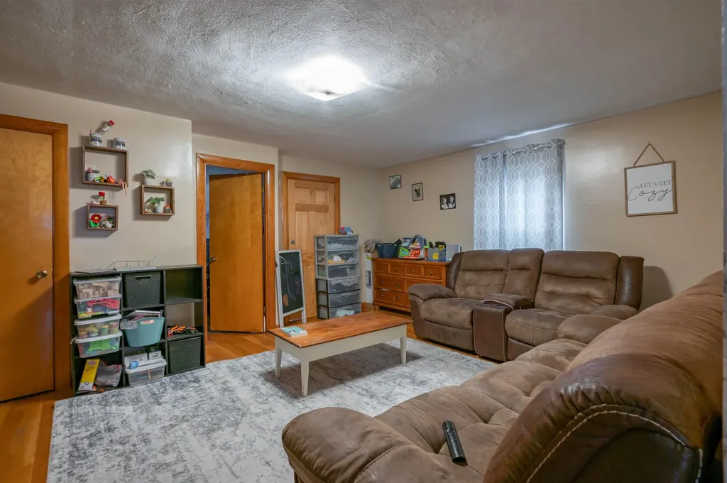 72 Palm Street Nashua NH 03060