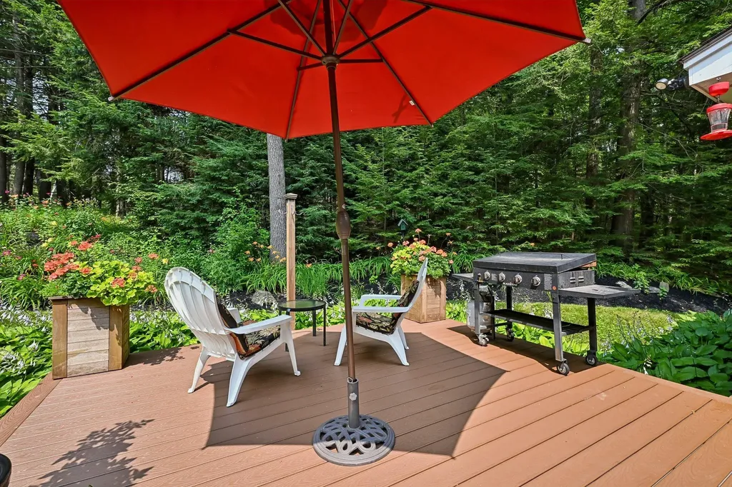 15 Emerald Drive Danville NH 03819
