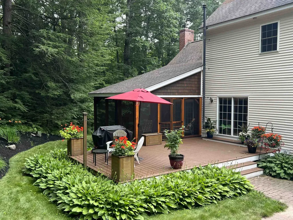 15 Emerald Drive Danville NH 03819