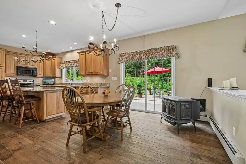 15 Emerald Drive Danville NH 03819