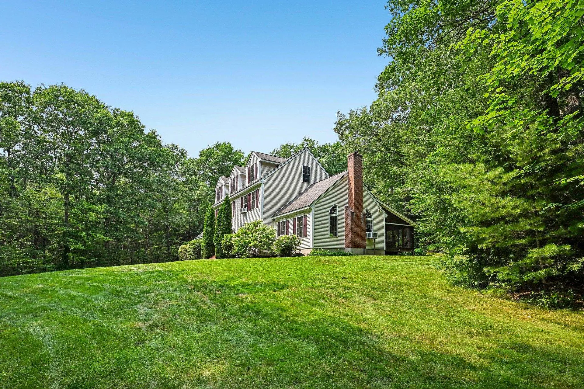15 Emerald Drive Danville NH 03819