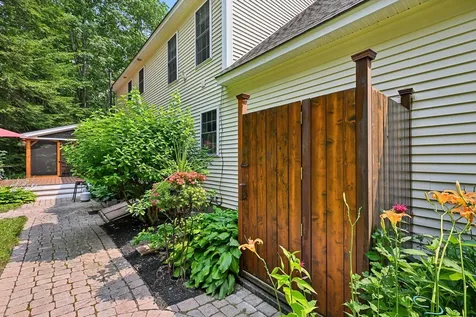 15 Emerald Drive Danville NH 03819