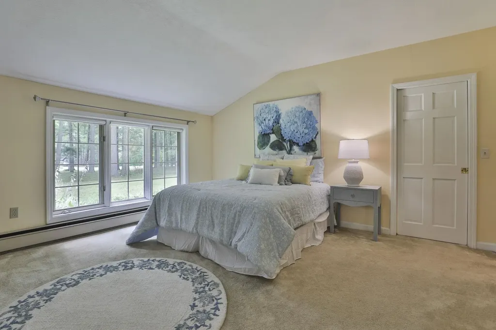 24 Cricket Hill Drive Amherst NH 03031