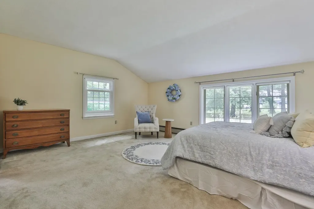 24 Cricket Hill Drive Amherst NH 03031