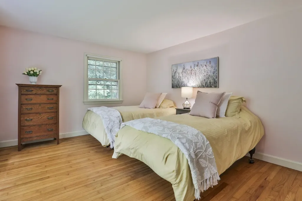 24 Cricket Hill Drive Amherst NH 03031
