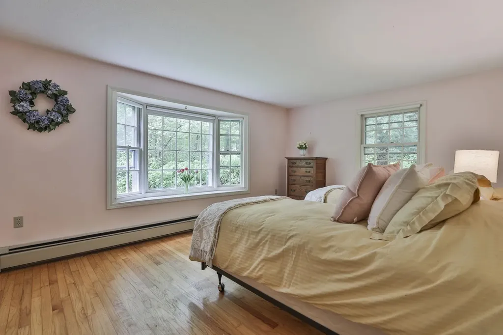 24 Cricket Hill Drive Amherst NH 03031