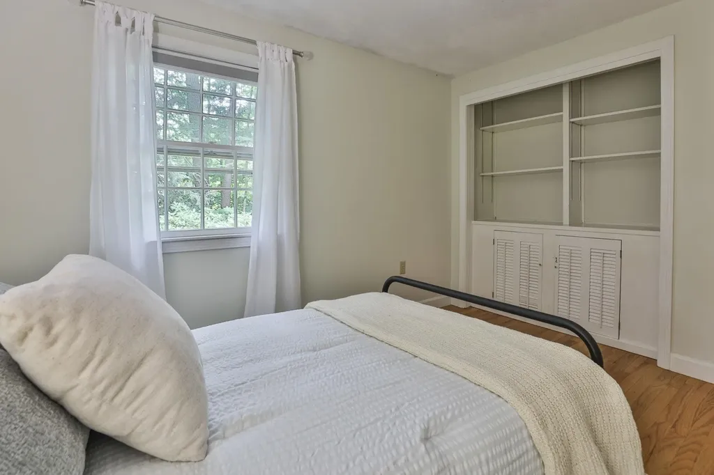 24 Cricket Hill Drive Amherst NH 03031