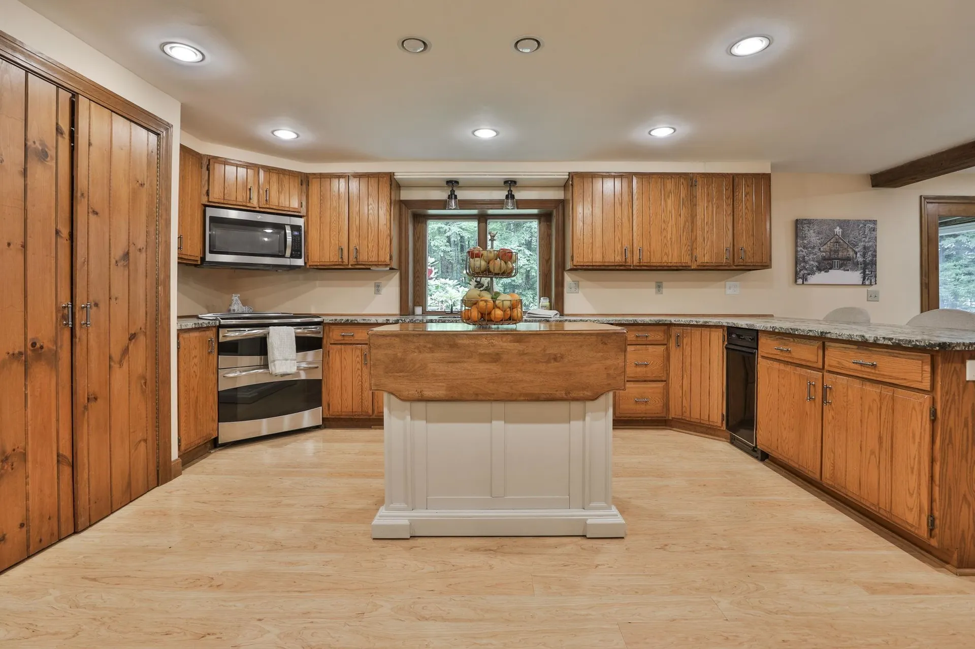 24 Cricket Hill Drive Amherst NH 03031