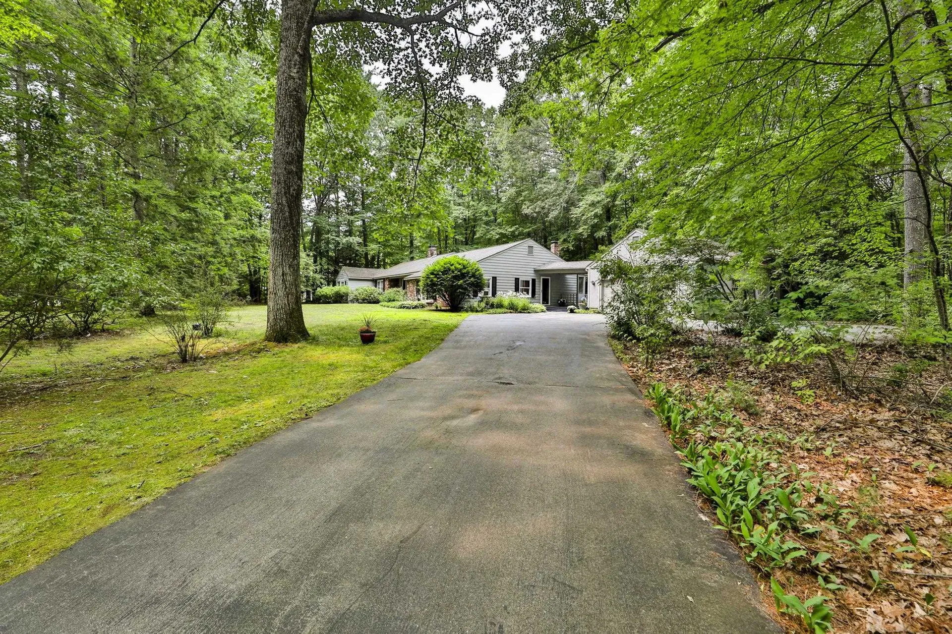 24 Cricket Hill Drive Amherst NH 03031