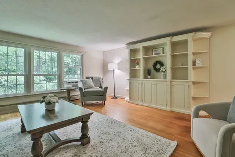 24 Cricket Hill Drive Amherst NH 03031