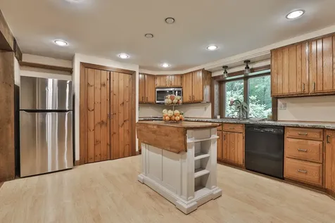 24 Cricket Hill Drive Amherst NH 03031