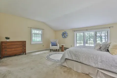24 Cricket Hill Drive Amherst NH 03031
