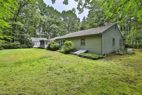 24 Cricket Hill Drive Amherst NH 03031