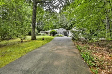 24 Cricket Hill Drive Amherst NH 03031