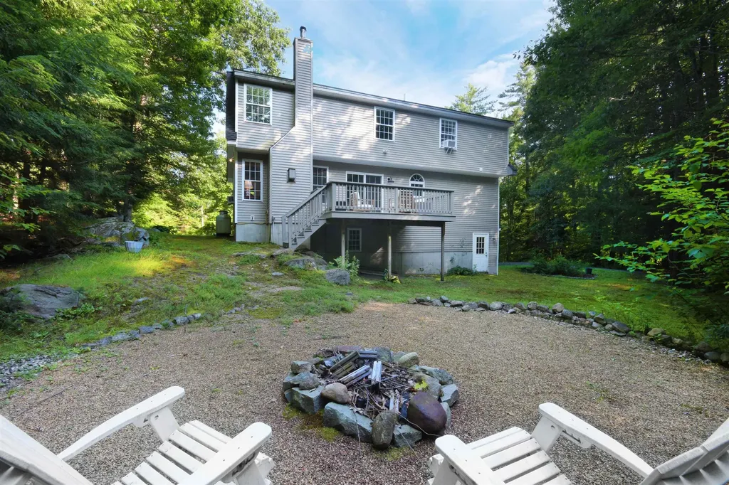 542 Cross Country Road Pembroke NH 03275