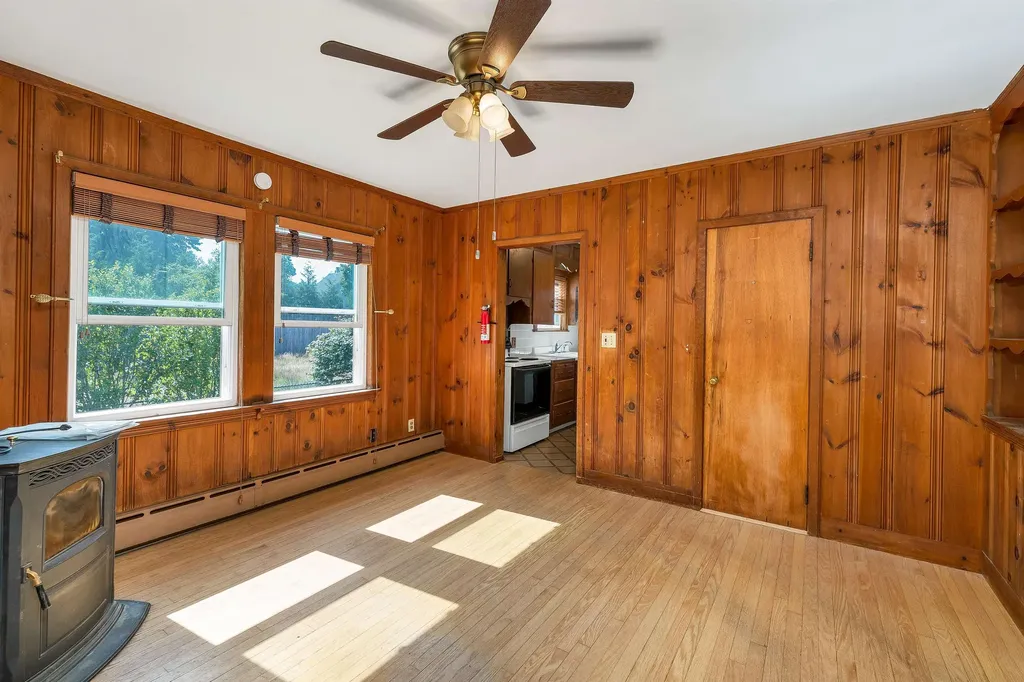 3 Pond Street Newmarket NH 03857