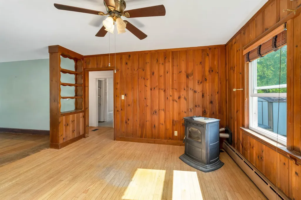 3 Pond Street Newmarket NH 03857