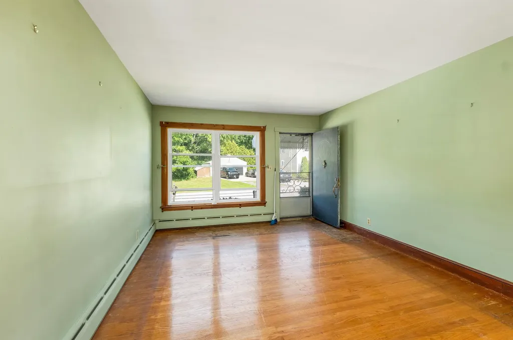 3 Pond Street Newmarket NH 03857