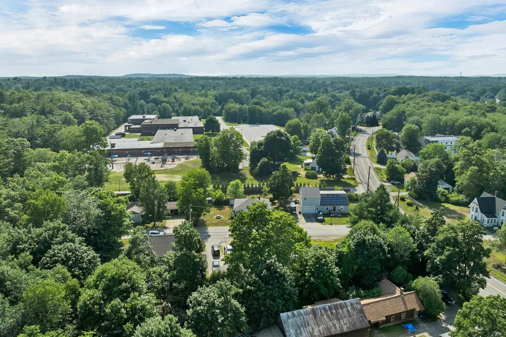 3 Pond Street Newmarket NH 03857