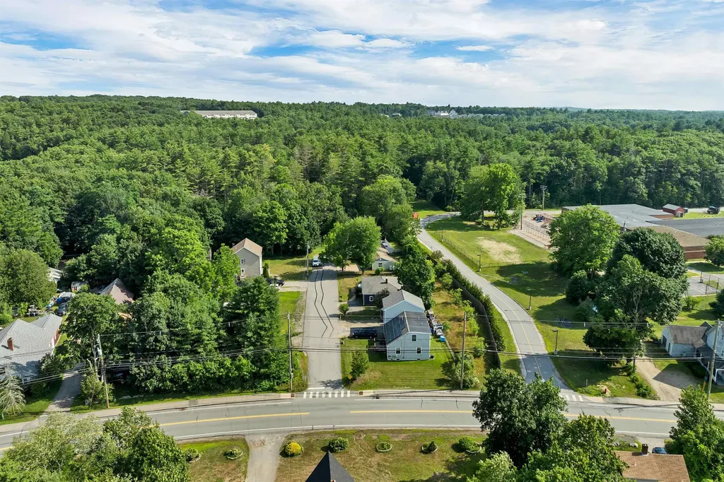 3 Pond Street Newmarket NH 03857