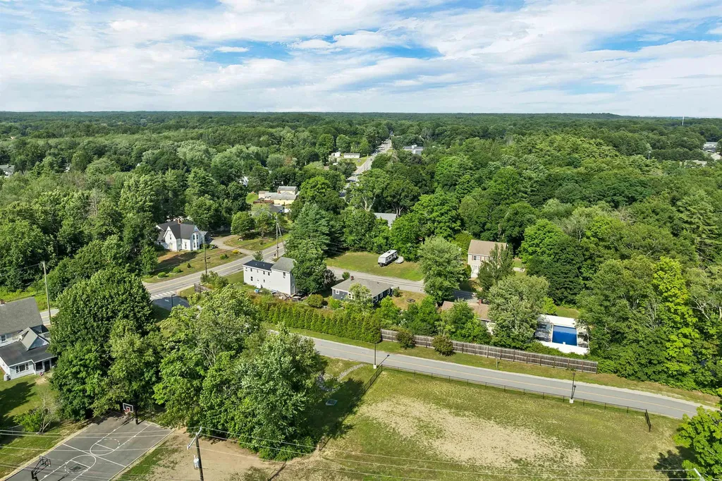 3 Pond Street Newmarket NH 03857