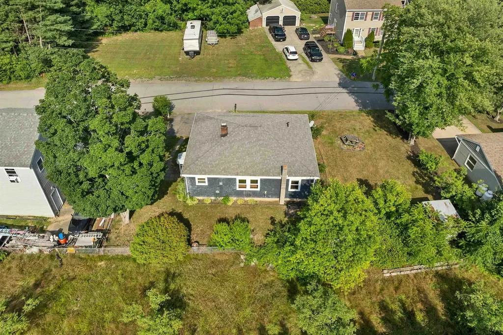 3 Pond Street Newmarket NH 03857