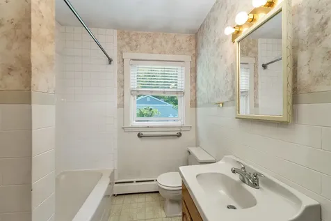 3 Pond Street Newmarket NH 03857