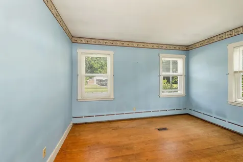 3 Pond Street Newmarket NH 03857