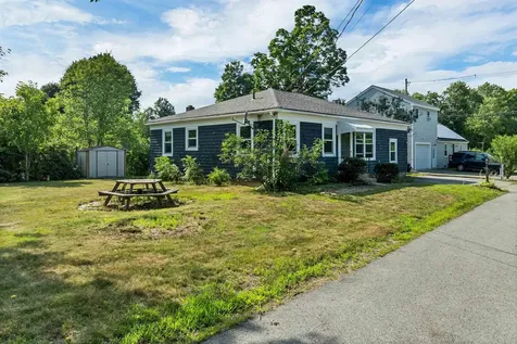 3 Pond Street Newmarket NH 03857