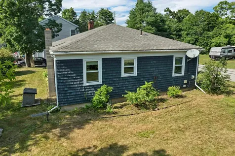 3 Pond Street Newmarket NH 03857