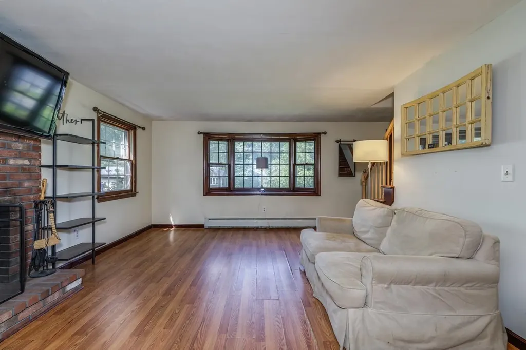 17 Reeds Ferry Way Merrimack NH 03054