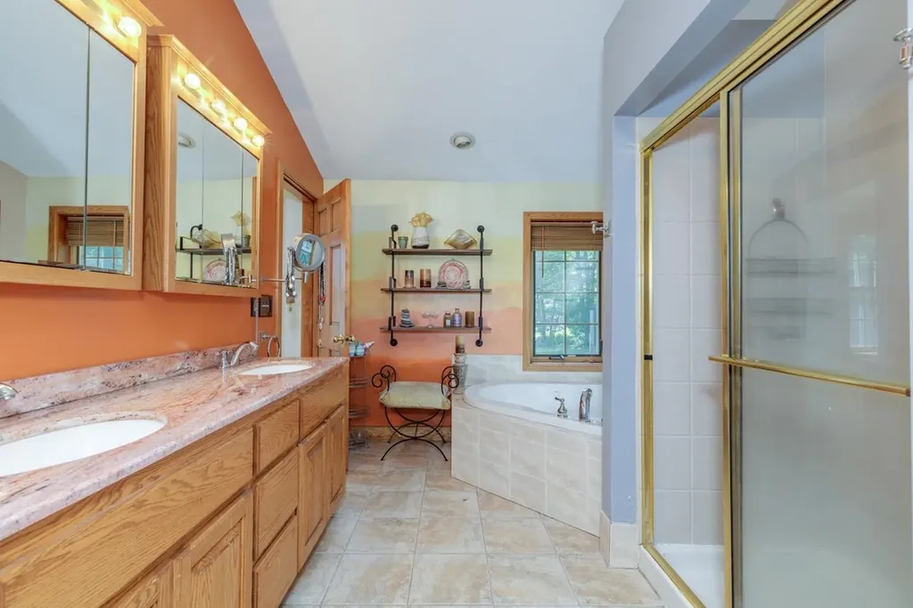17 Reeds Ferry Way Merrimack NH 03054