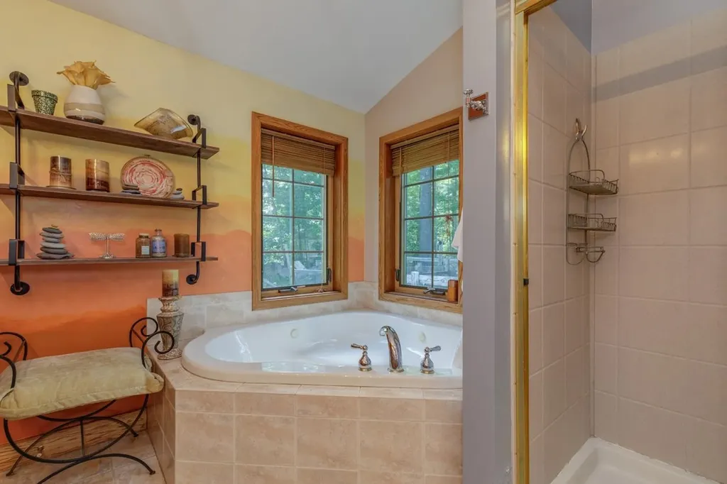 17 Reeds Ferry Way Merrimack NH 03054