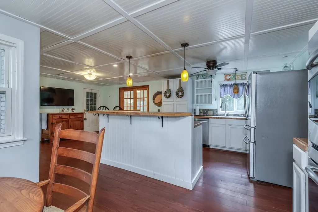 17 Reeds Ferry Way Merrimack NH 03054
