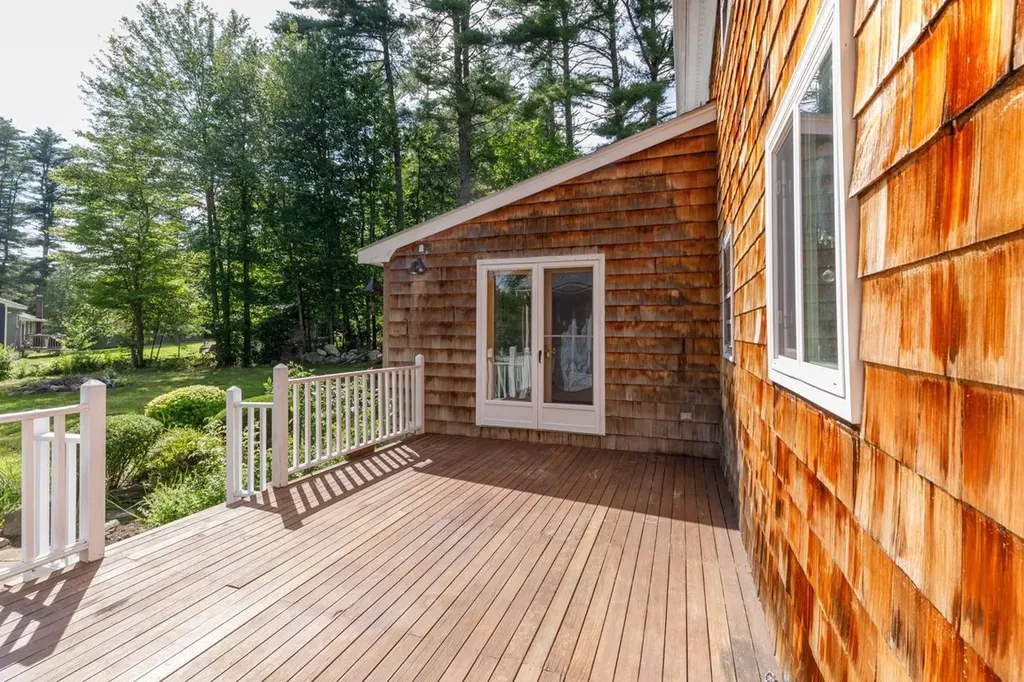 17 Reeds Ferry Way Merrimack NH 03054