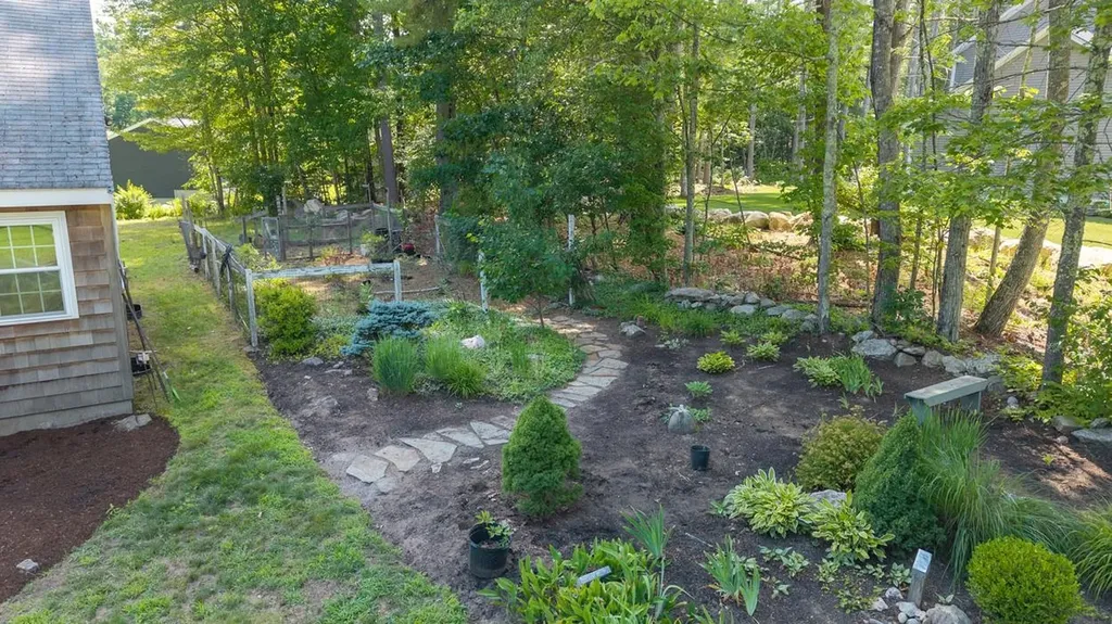 17 Reeds Ferry Way Merrimack NH 03054