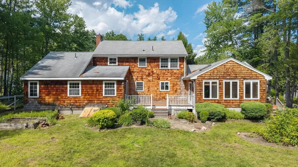 17 Reeds Ferry Way Merrimack NH 03054
