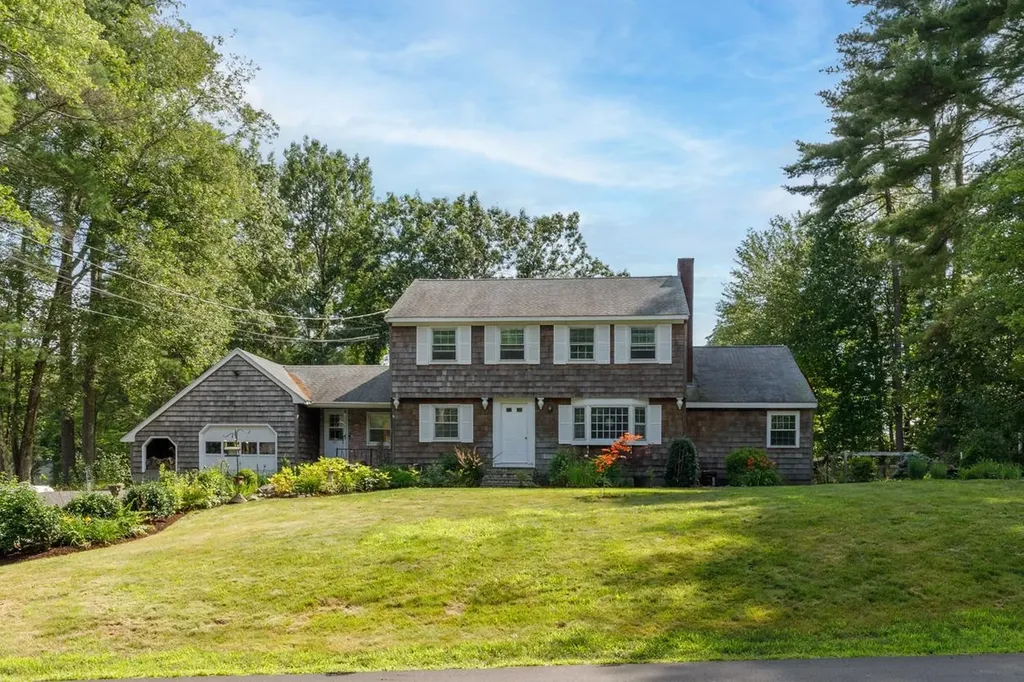 17 Reeds Ferry Way Merrimack NH 03054