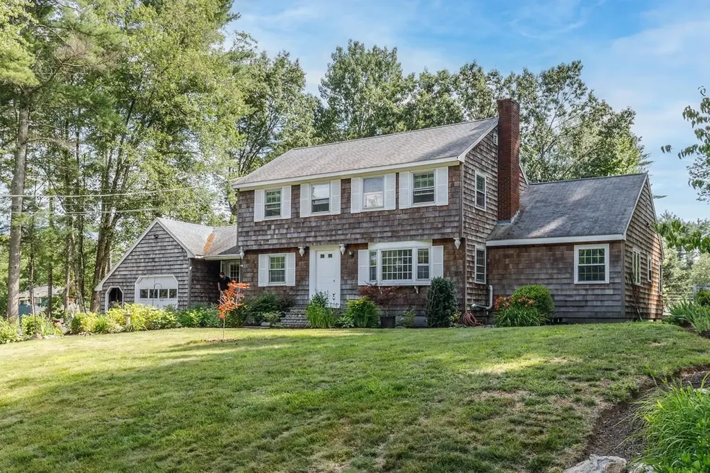 17 Reeds Ferry Way Merrimack NH 03054
