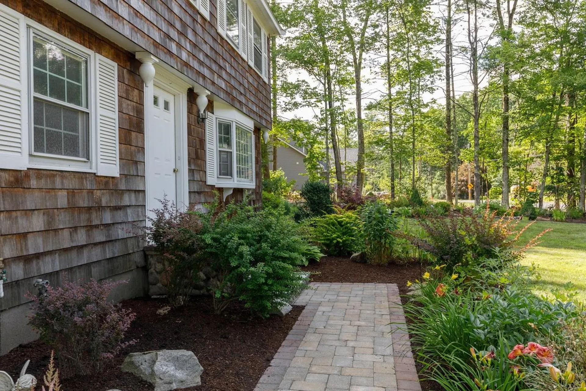 17 Reeds Ferry Way Merrimack NH 03054
