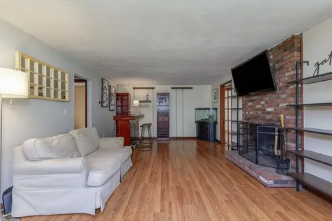 17 Reeds Ferry Way Merrimack NH 03054