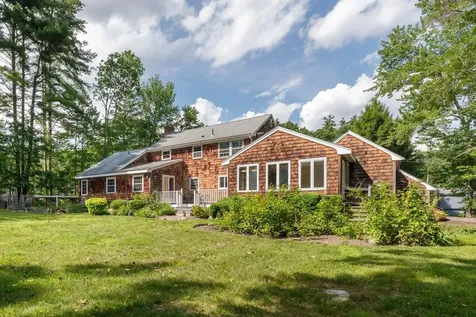 17 Reeds Ferry Way Merrimack NH 03054