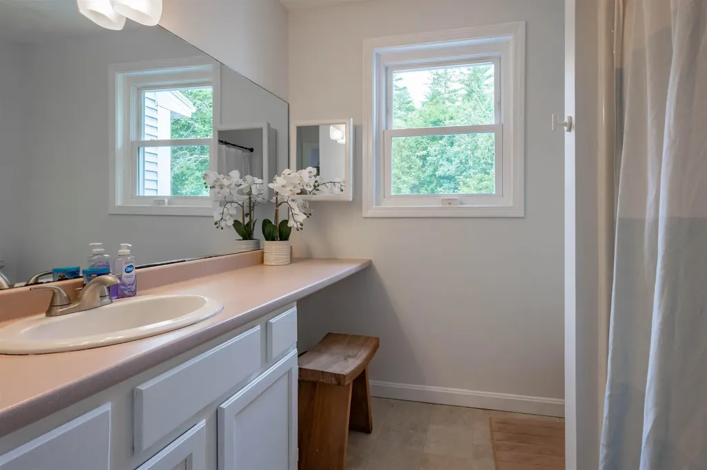 3 Drake Lane Merrimack NH 03054