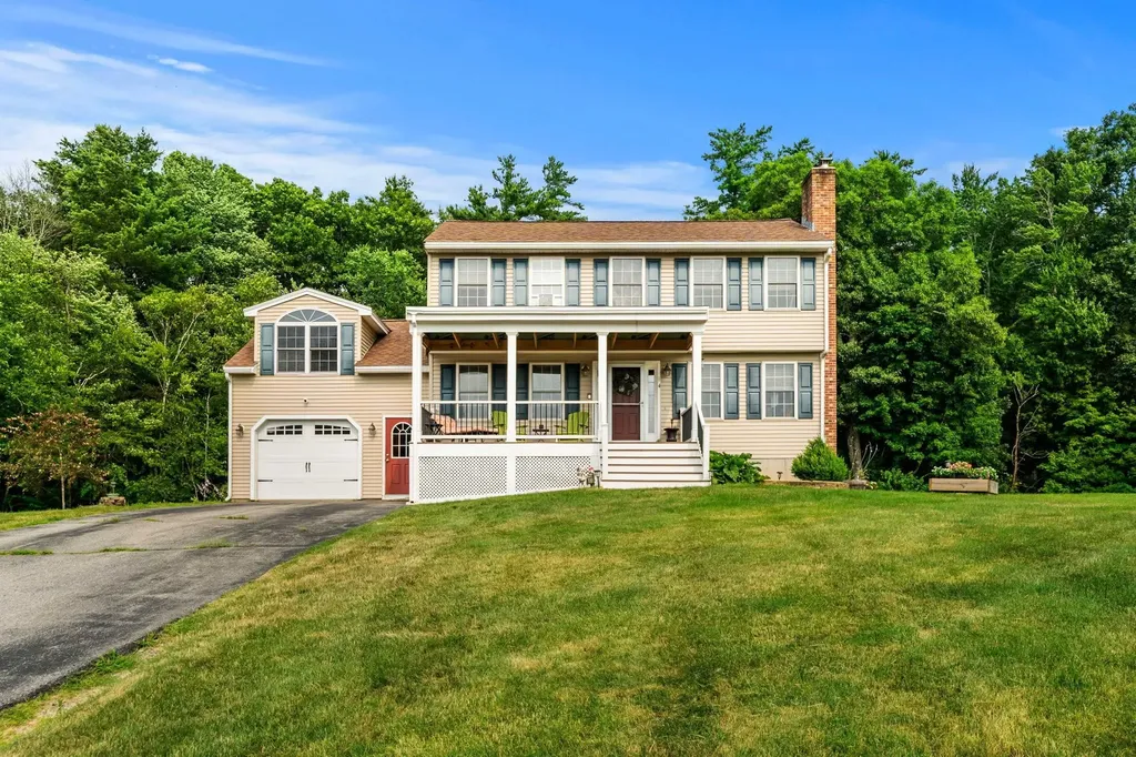 4 Squamscott Avenue Derry NH 03038