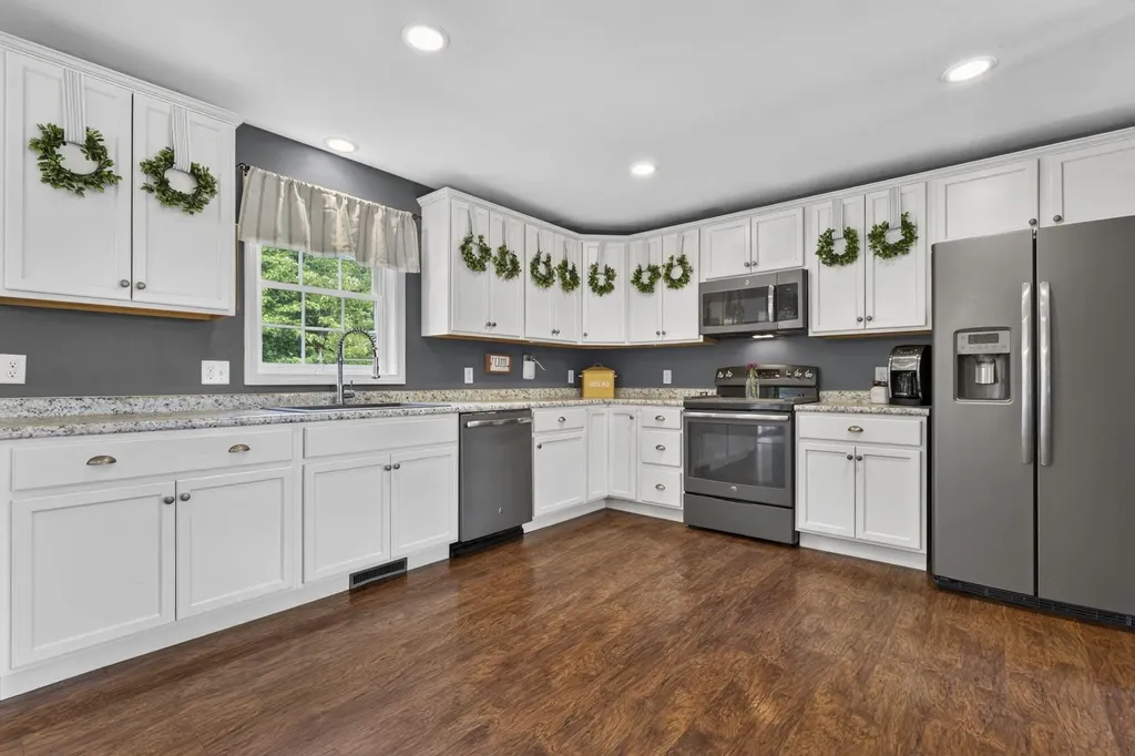 62 Cobblestone Drive Epsom NH 03234