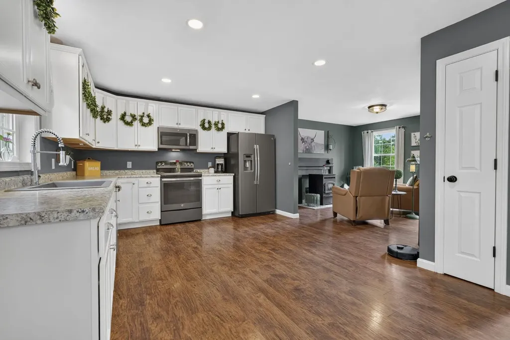 62 Cobblestone Drive Epsom NH 03234