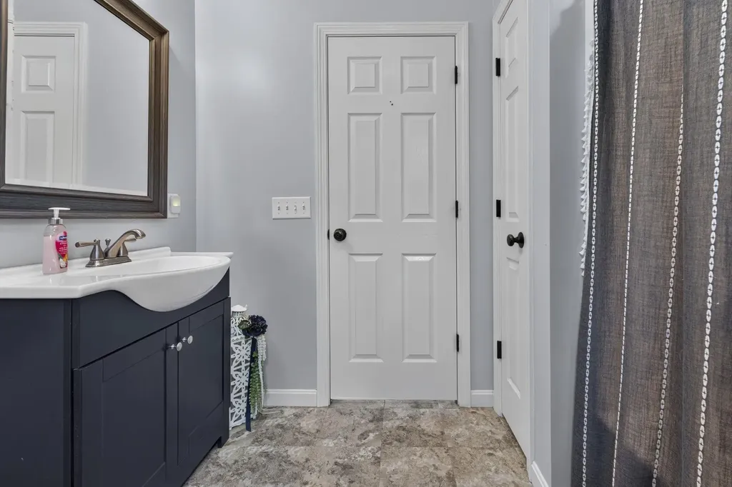 62 Cobblestone Drive Epsom NH 03234