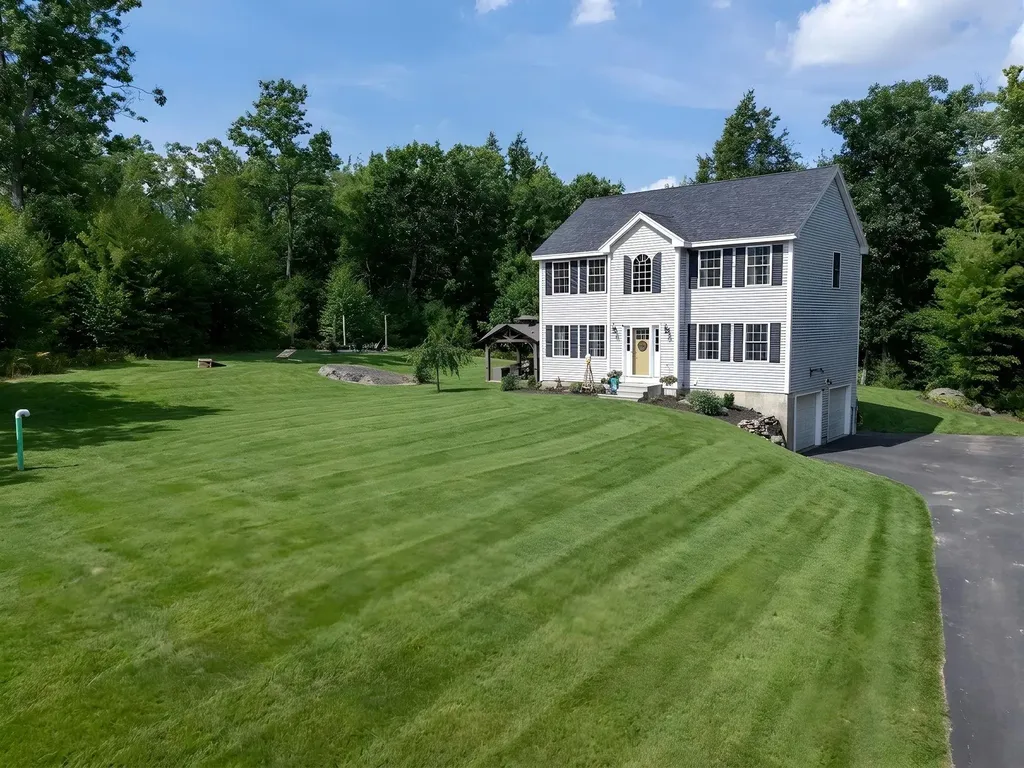 62 Cobblestone Drive Epsom NH 03234