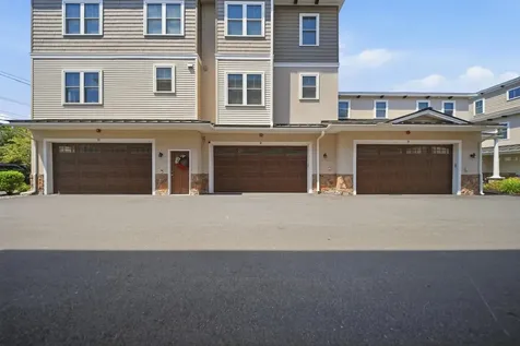 10 Milano Way Salem NH 03079